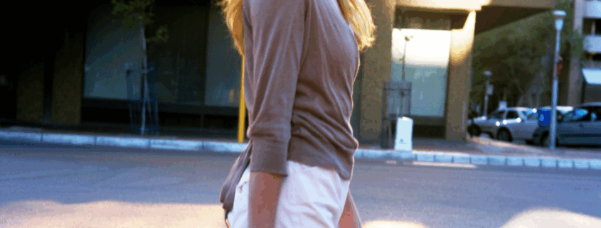 woman with briefcase going to an interview, Heartland Resumes, Omaha, NE